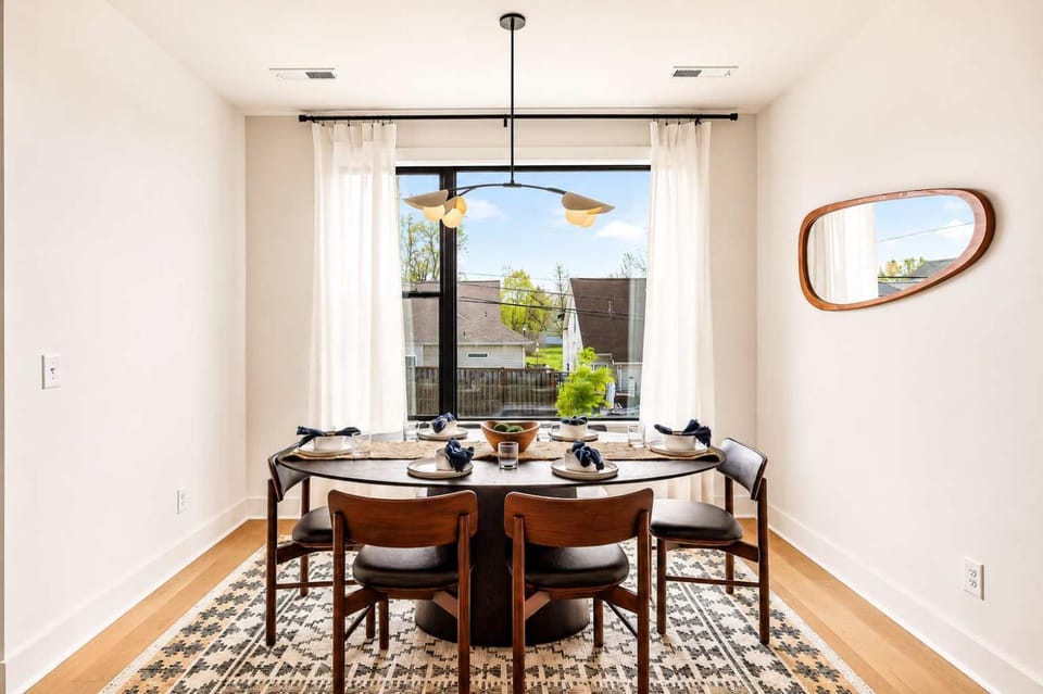 Contemporary Townhome Rooftop Hot Tub & Fireplace House in Berry Hill