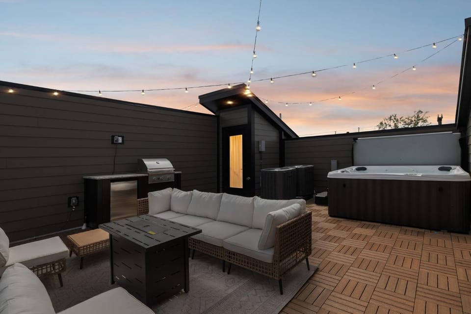 Combined Nashville Twin Townhomes 6BR Hot Tubs House in Berry Hill