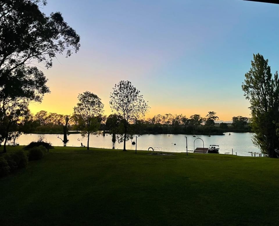Tranquil River Retreat House in Nagambie