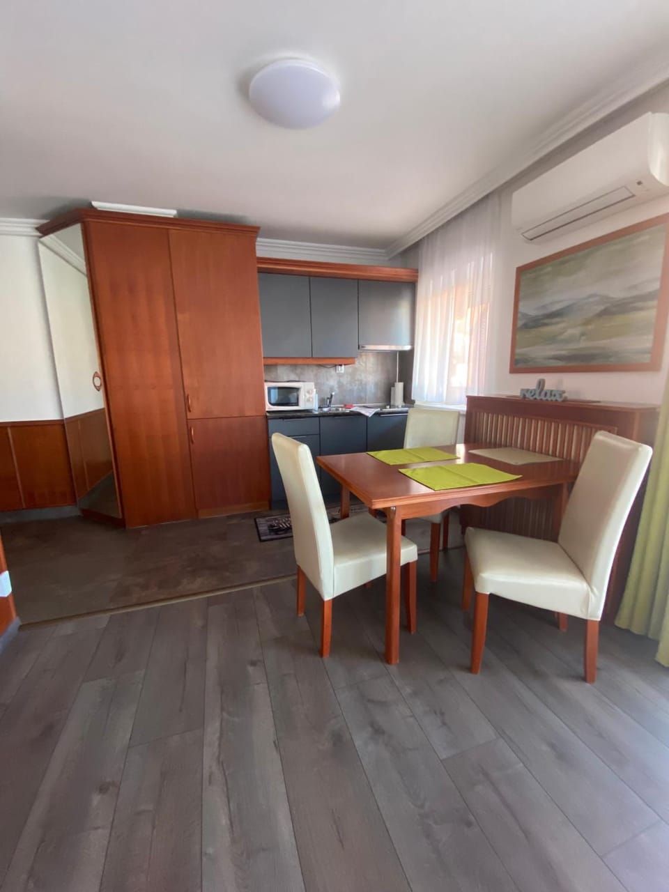 Kitchen or kitchenette, Living room, Dining area, oven
