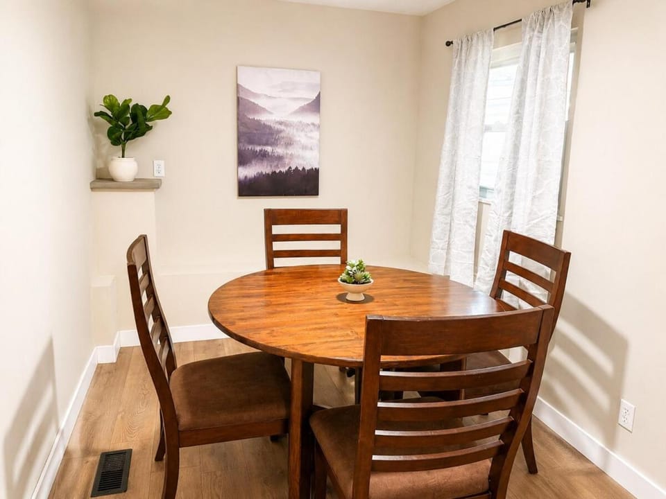 The Culinary Cottage - Fenced - Pets and Kids OK House in Gahanna