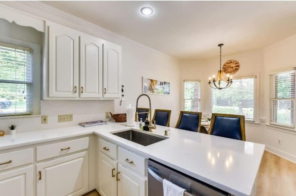 Spacious Home-Game Room - Private Pond - Sleeps 16 House in South Carolina