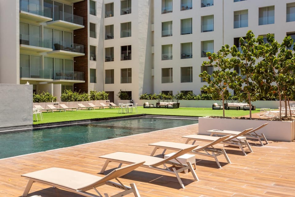 Luxury 2BR Condo Walk to Marina and Medano Beach Apartment in Cabo San Lucas