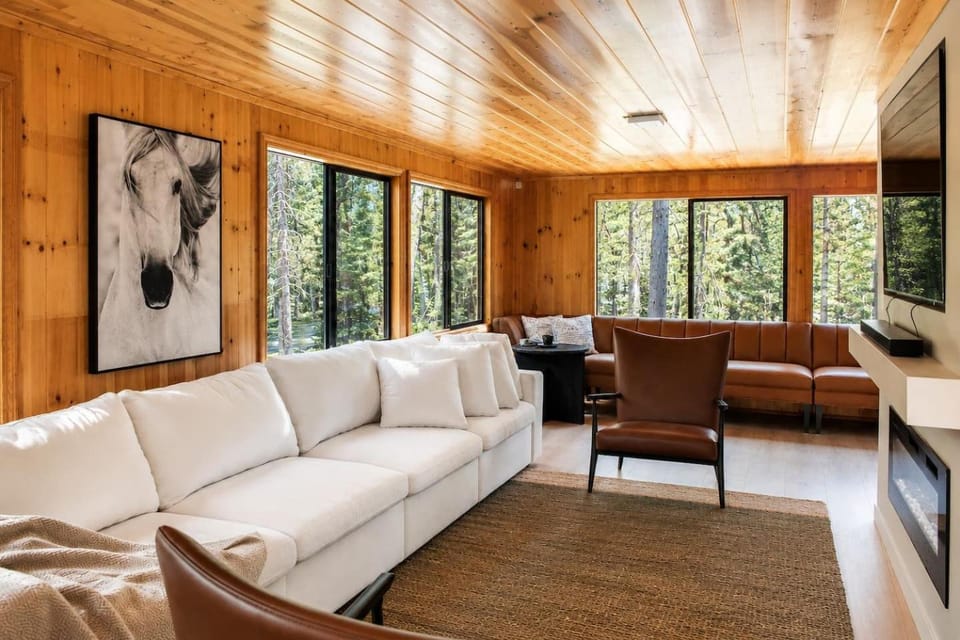 The Fork House Luxury Creekside Sierra Retreat House in Twain Harte
