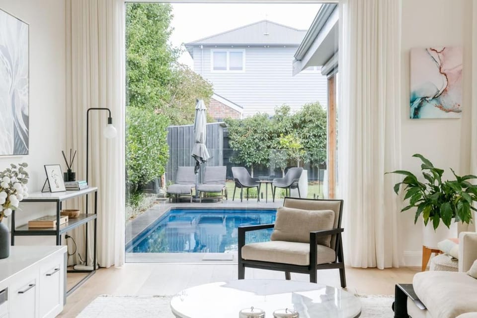 Iconic Newtown Luxury Retreat House in Geelong