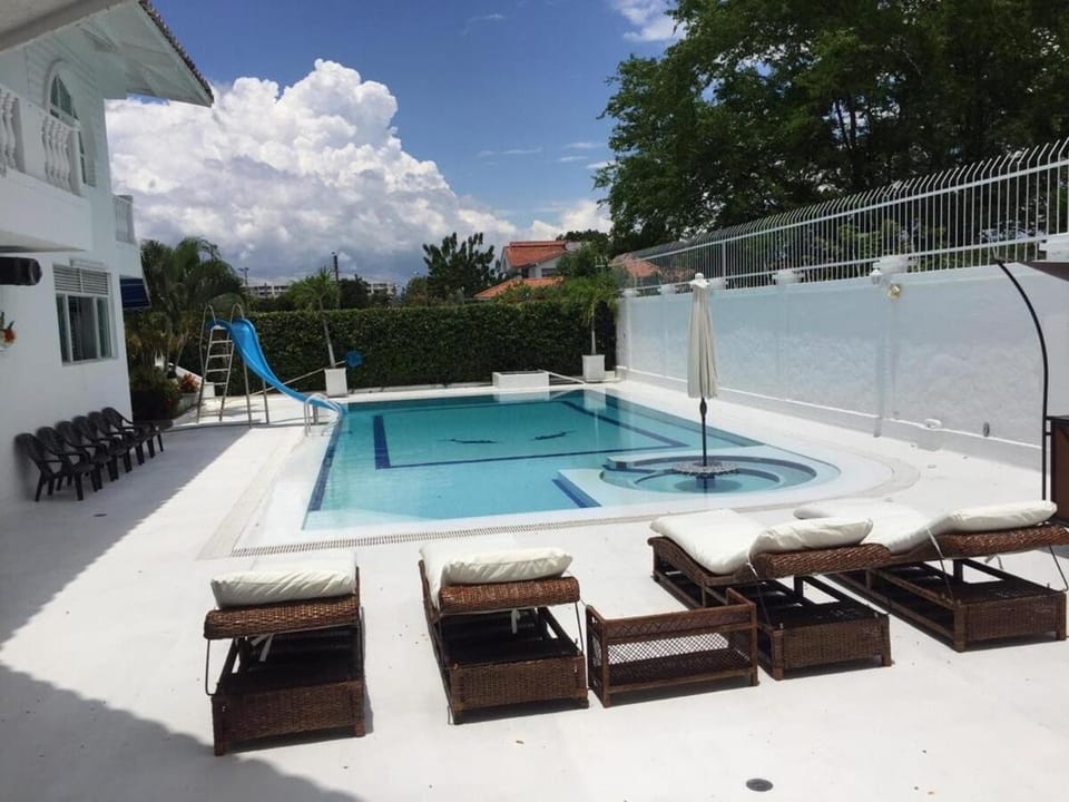 Espectacular Casa de Descanso con piscina y jacuzzi privado Villa in Ricaurte