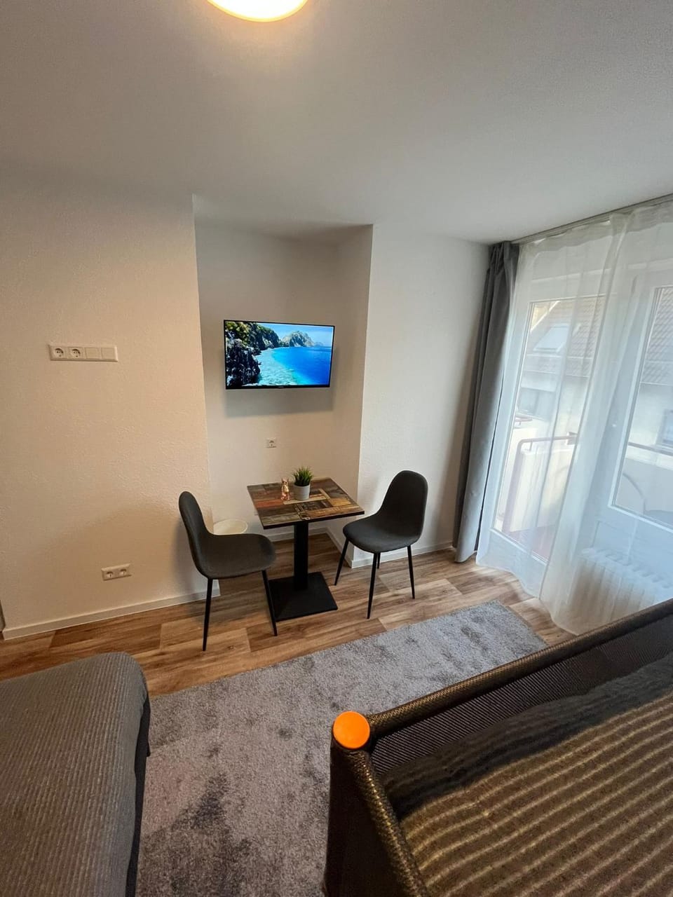 City Hub Room 26 - mit Balkon - Coffee for free - Hostel in Karlsruhe