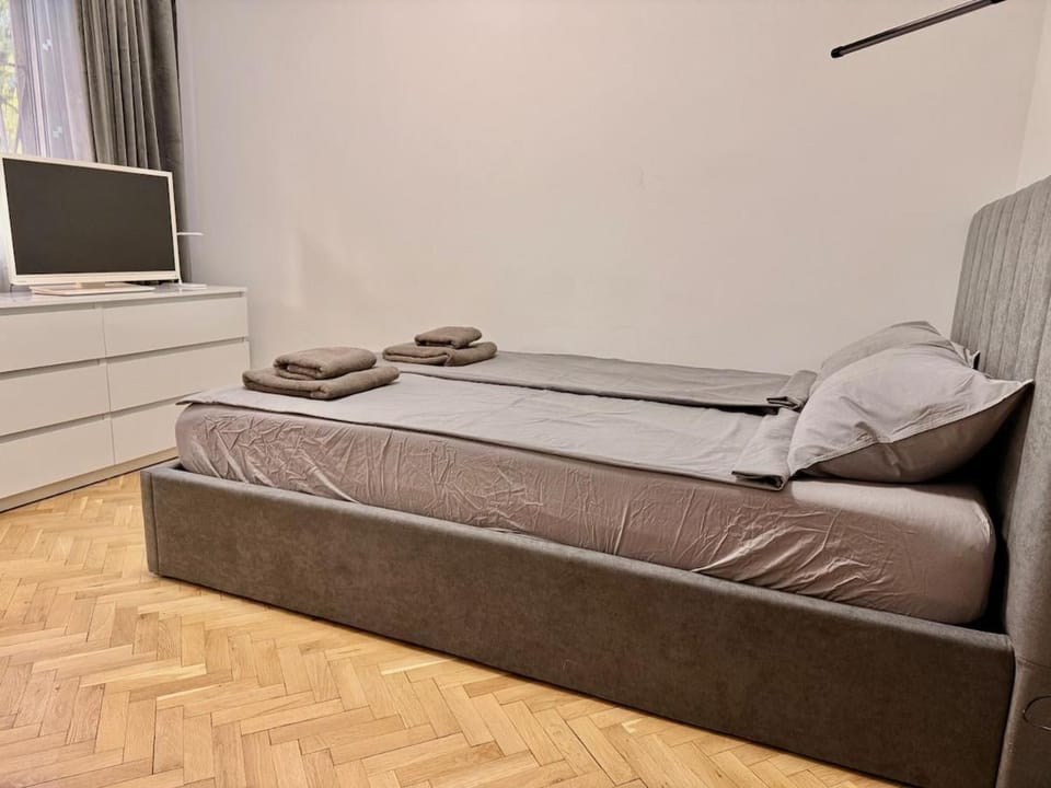 Modern 2BR Apartment Fast WiFi Near NDK Apartment in Sofia