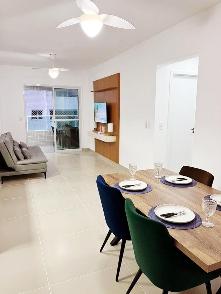 Apê 2 Quartos Na Mesma Quadra do Mar Wi-Fi Rápido 1 carro Apartment in State of São Paulo