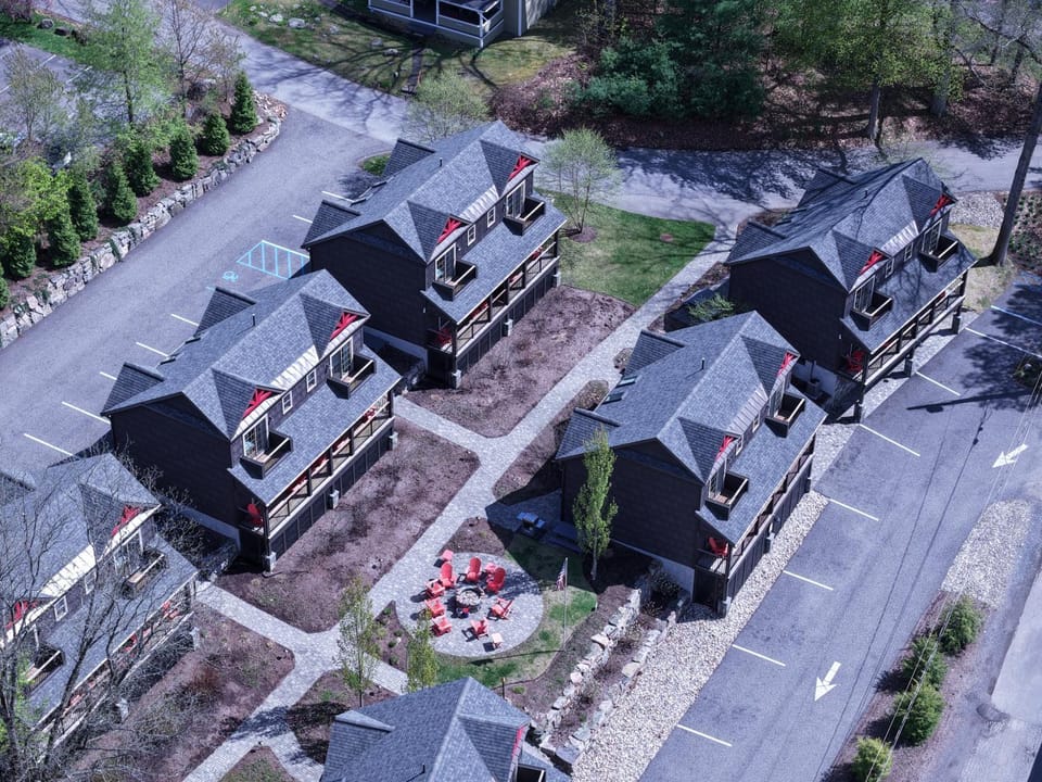 Deluxe Lodge Lakefront On Lake George #9 House in Queensbury