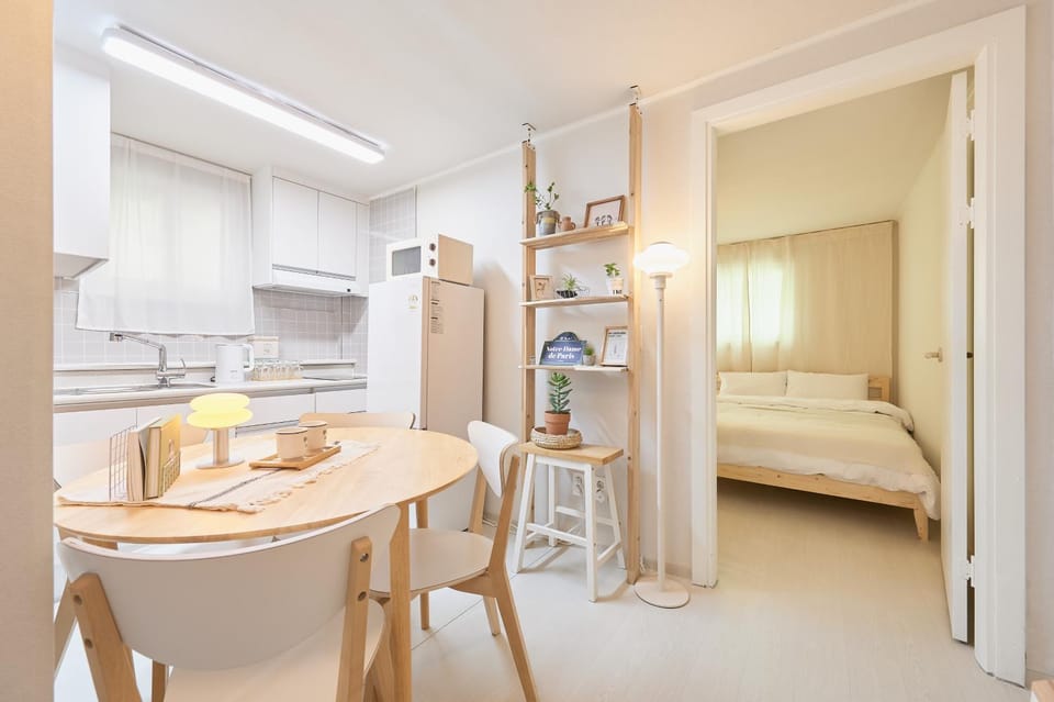 Yunseul Stay남산뷰서울역 9분감성숙소 Apartment in Seoul