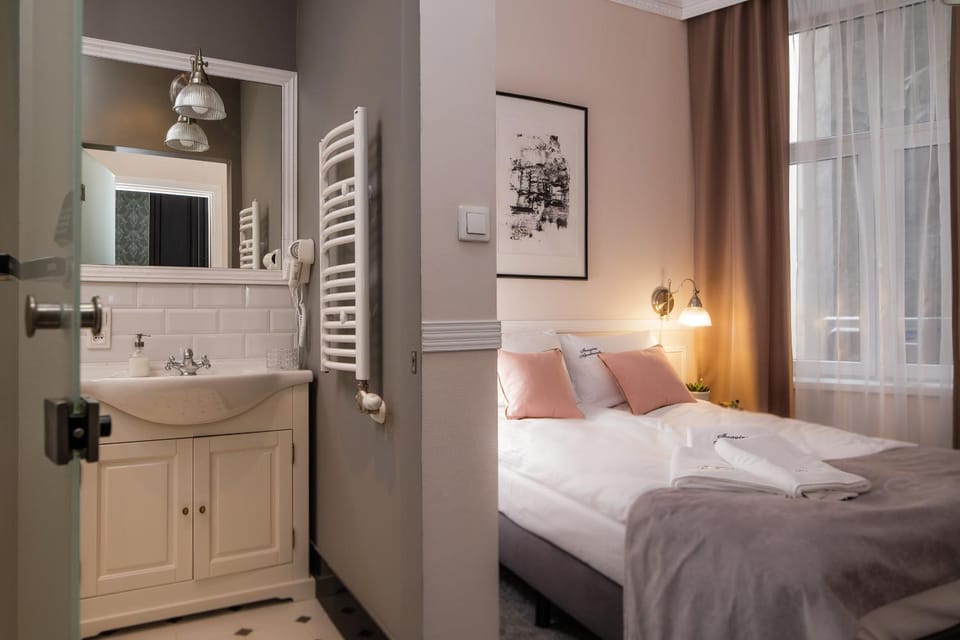 Bed, Bathroom, Photo of the whole room, Bedroom, towels, wardrobe