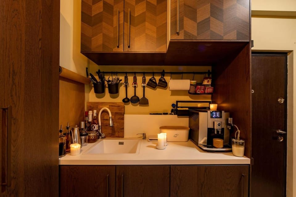 Salasul - A Restorative Stay in Central Cluj Apartment in Cluj-Napoca