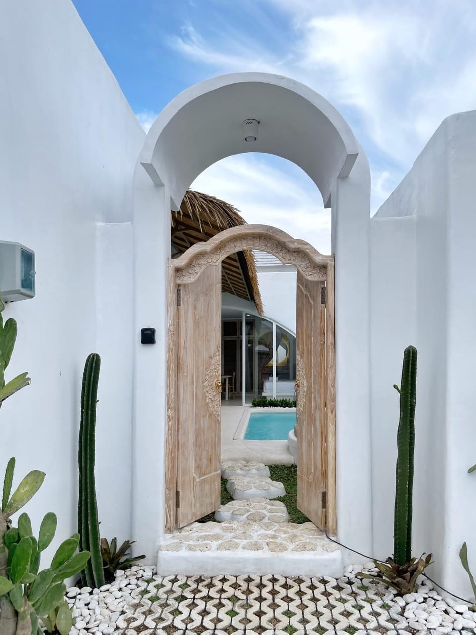 Facade/entrance