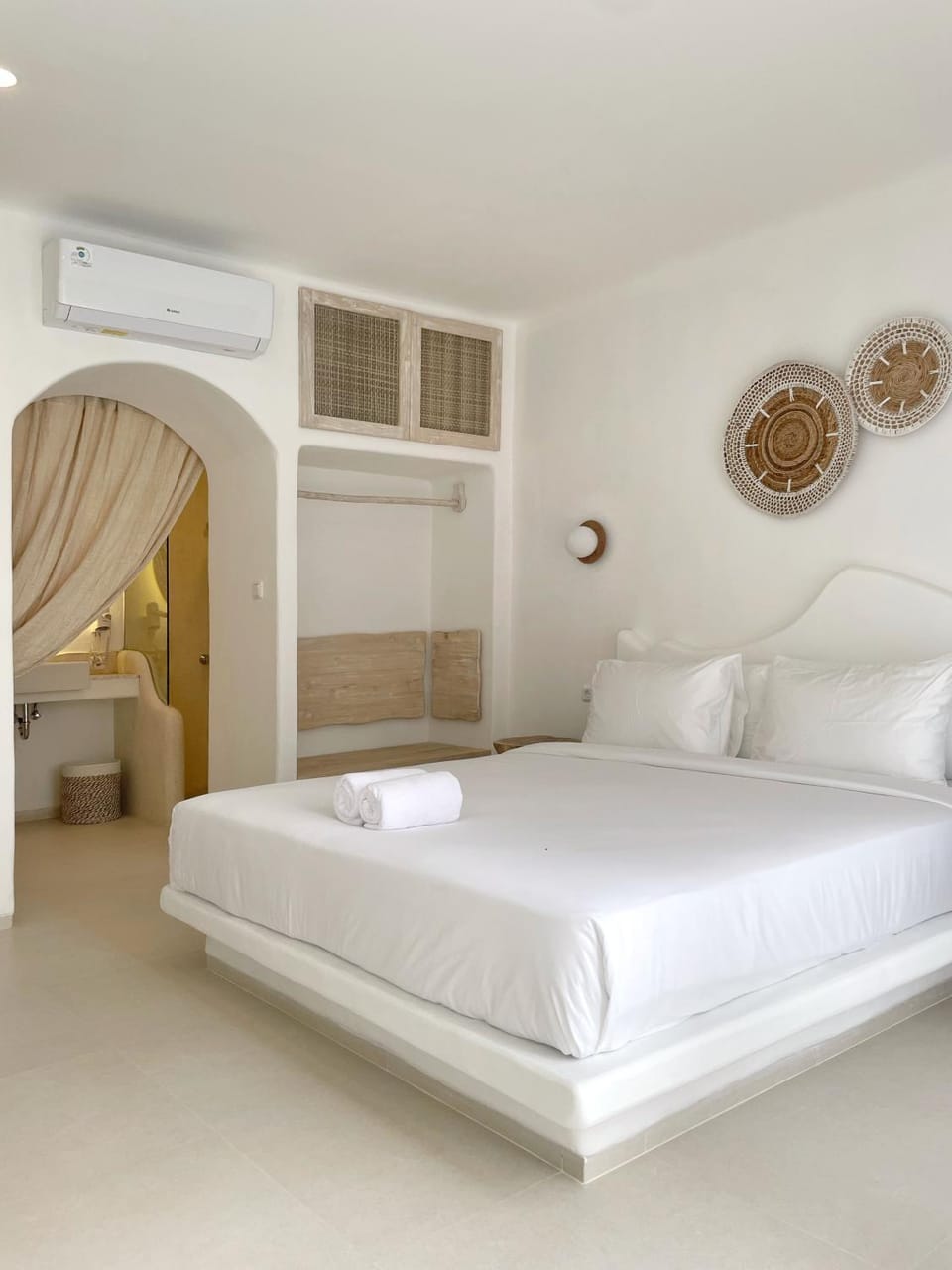 Bed, Bedroom, air conditioner