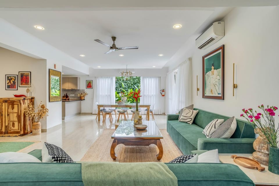 Living room, Dining area