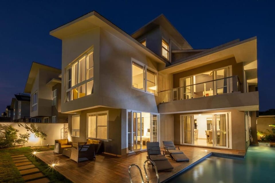 Property building, Swimming pool