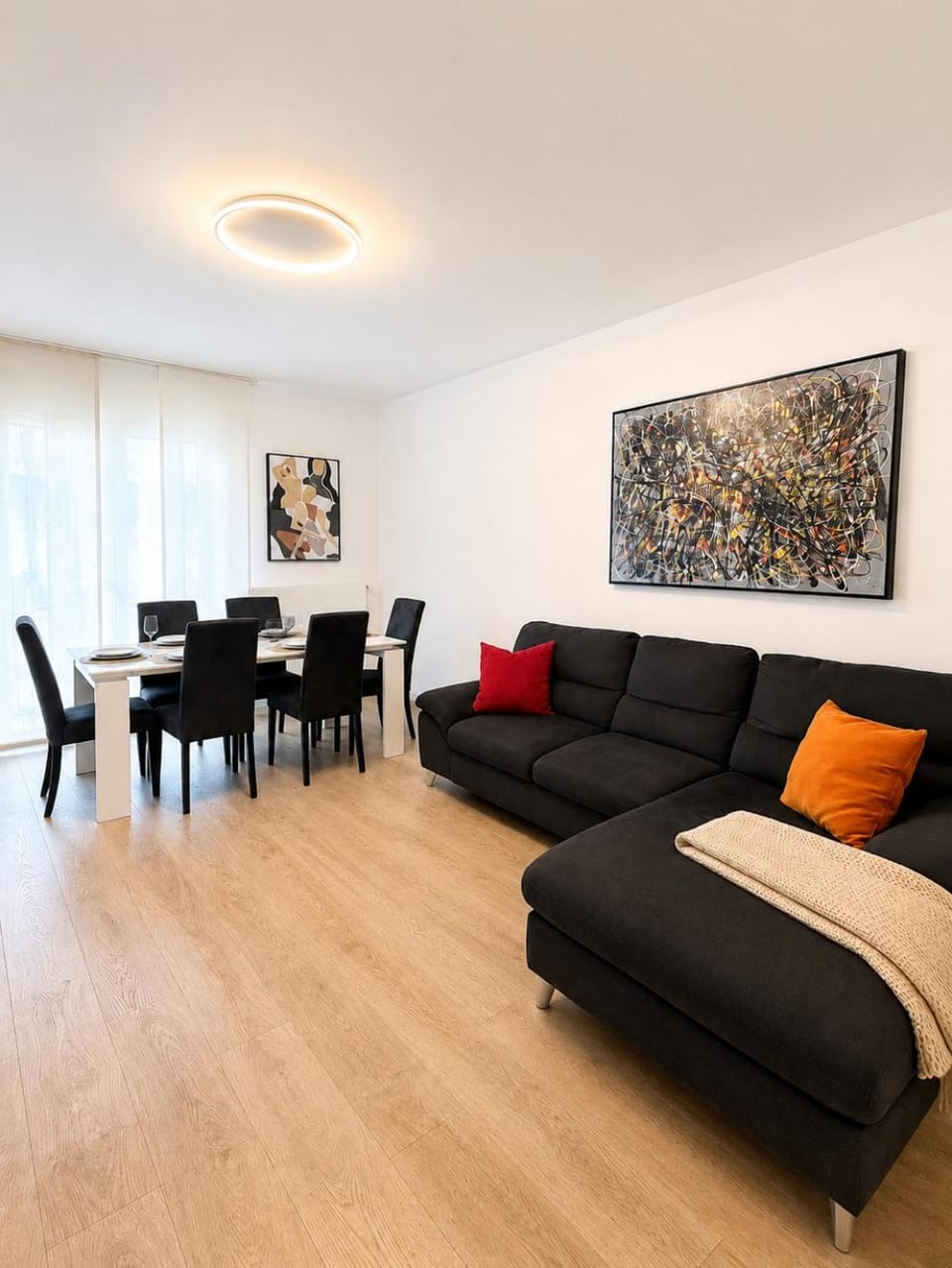 Living room, Time of day
