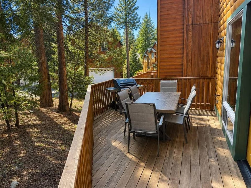 Recreation Retreat House in Shaver Lake