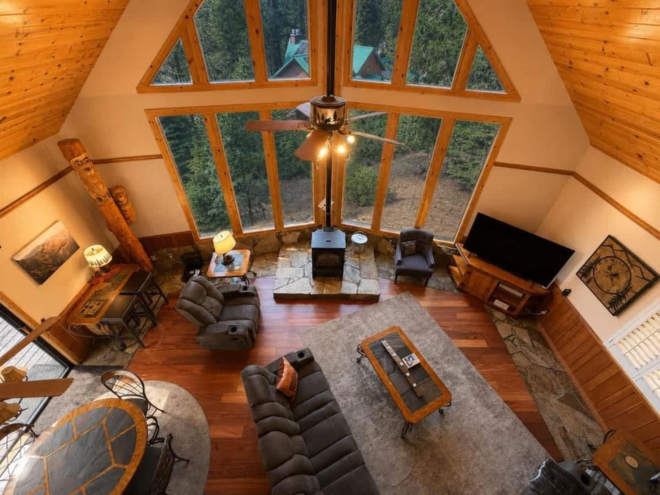 Ember Creek Cabin 3 Bedroom & Loft Family Retreat & Amazing Views Cabin in Shaver Lake