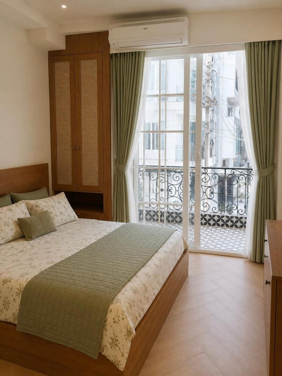 New 1BHK, Golf Course Rd - 24x7 Backup Apartment in Gurugram