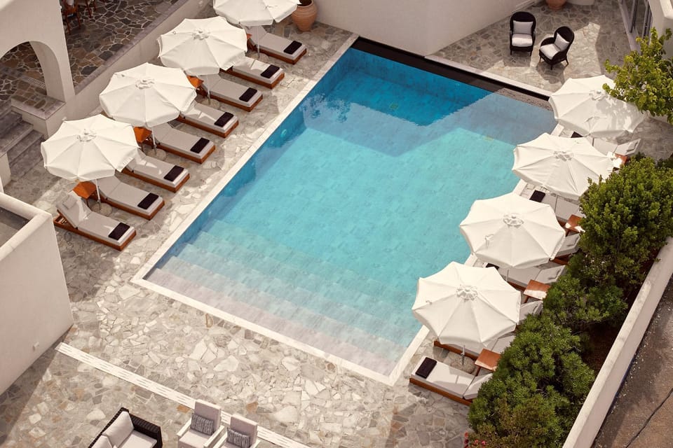 Patio, Pool view, Swimming pool, sunbed