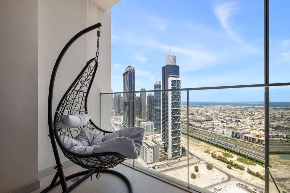 Communal lounge/ TV room, Day, Natural landscape, Bird's eye view, View (from property/room), Balcony/Terrace, Living room, Seating area, Evening entertainment, City view, Sea view