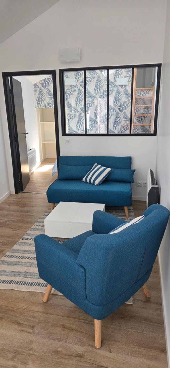 Living room, Seating area