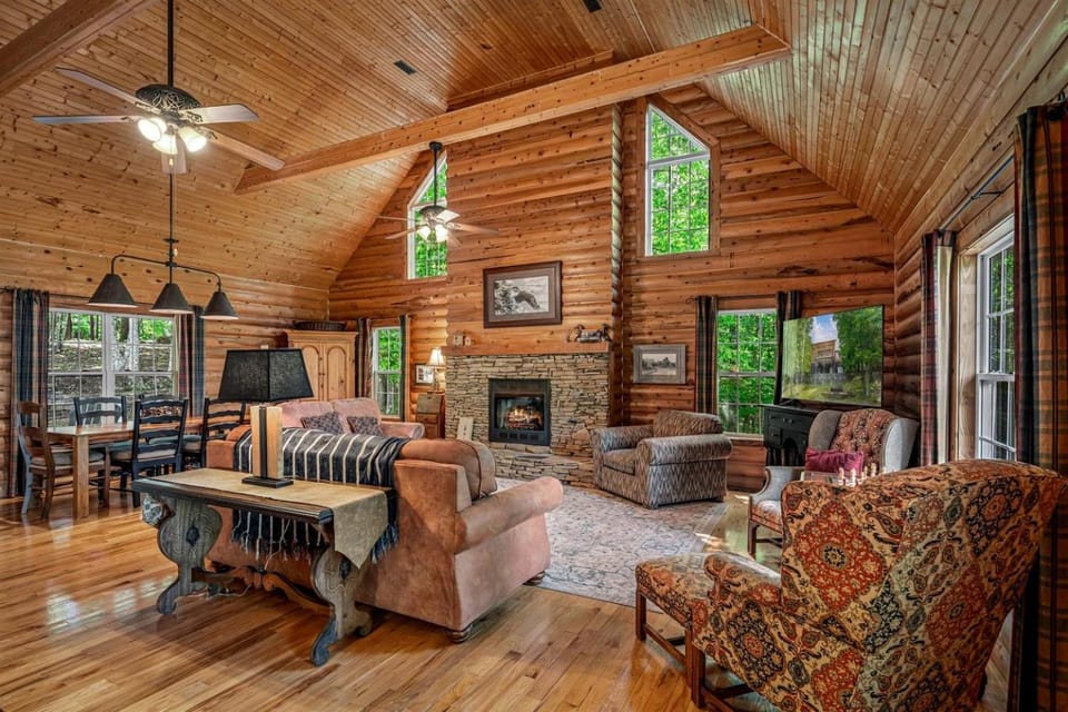 Secluded Cabin with Firepit, Swing Bed & Views Retreat in Fort Payne, Alabama Cabin in Fort Payne