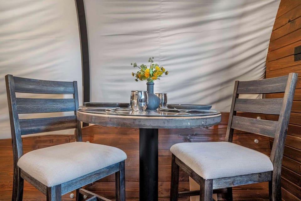 Romantic Luxury Caravan Retreat Near Lake Taneycomo in Branson, Missouri House in Ozark Mountains
