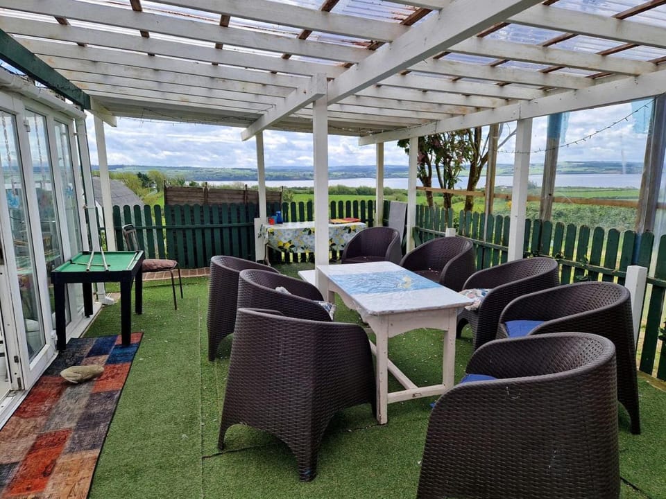 Sustainable Countryside Cabin Overlooking the Shannon Estuary in Erribul, County Clare Cabin in County Limerick