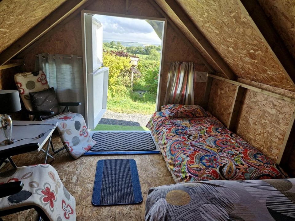 Eco-Friendly Glamping with Shannon Estuary Views Near Erribul in County Clare, Ireland House in County Limerick
