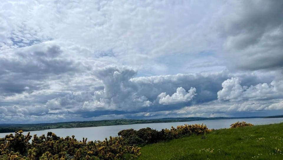 Eco-Friendly Glamping with Shannon Estuary Views Near Erribul in County Clare, Ireland House in County Limerick