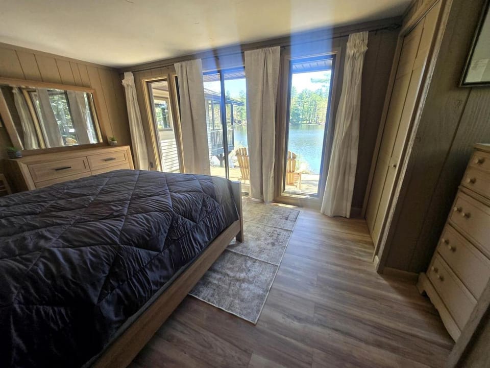 Cozy Lakeside Retreat with Lake Views Near Weirs Beach, New Hampshire House in Lake Winnisquam