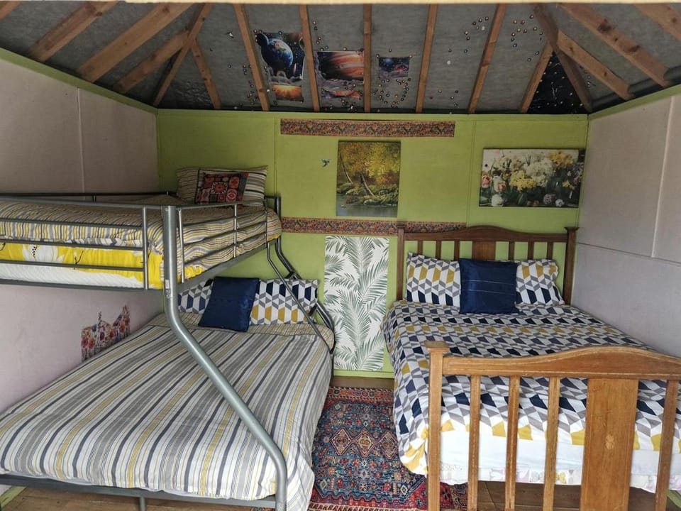 Scenic Glamping Hut with Sustainable Biodiversity Habitat Near Shannon Estuary in County Clare, Ireland House in County Limerick