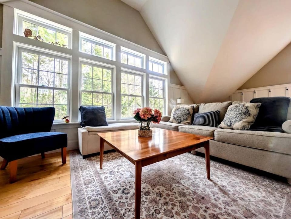 Coastal Beach House with Fireplace & Pool Table in Franklin, Maine House in Franklin