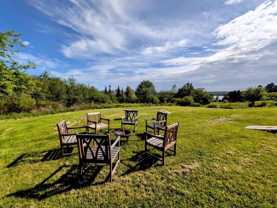 Scenic Coastal Cottage with Ocean Views Near Acadia National Park in Lamoine, Maine House in Lamoine