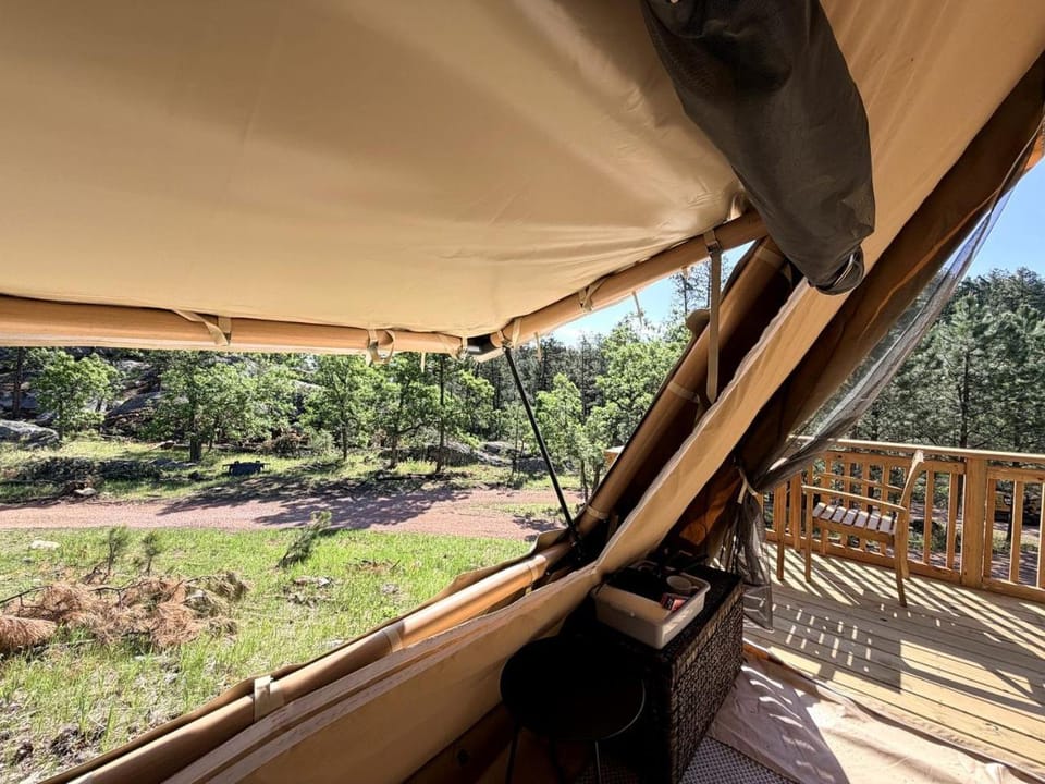 Private Forest Glamping Escape Near Black Hills, Hermosa, South Dakota Chalet in East Custer