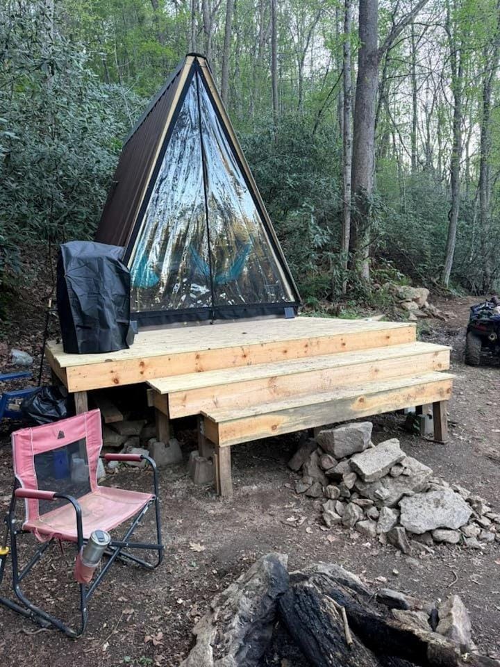Riverside Fishing Retreat on the Tuckasegee River, Cullowhee, NC Chalet in Cullowhee