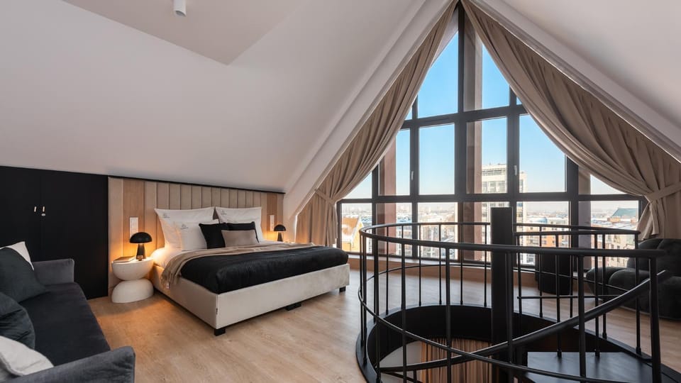Bed, View (from property/room), Seating area, Bedroom