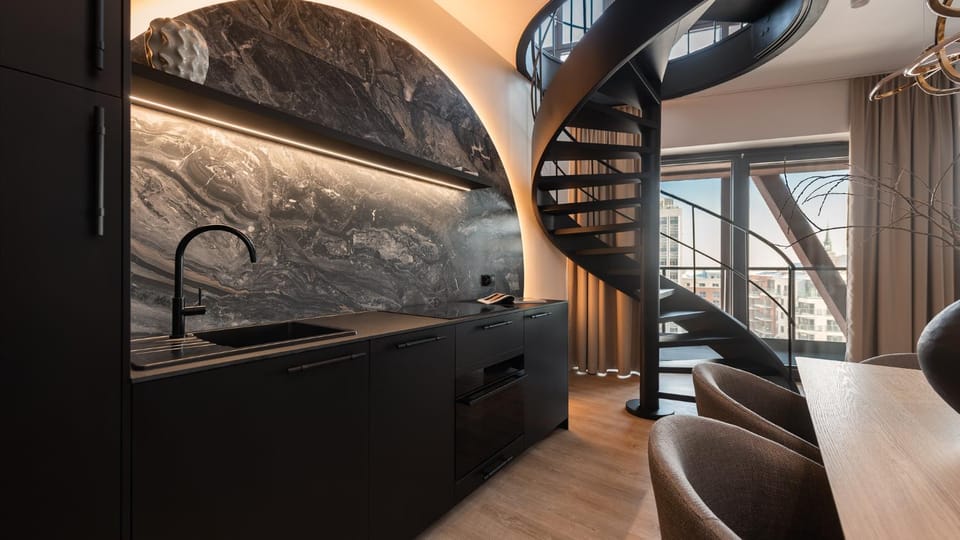Kitchen or kitchenette, Seating area