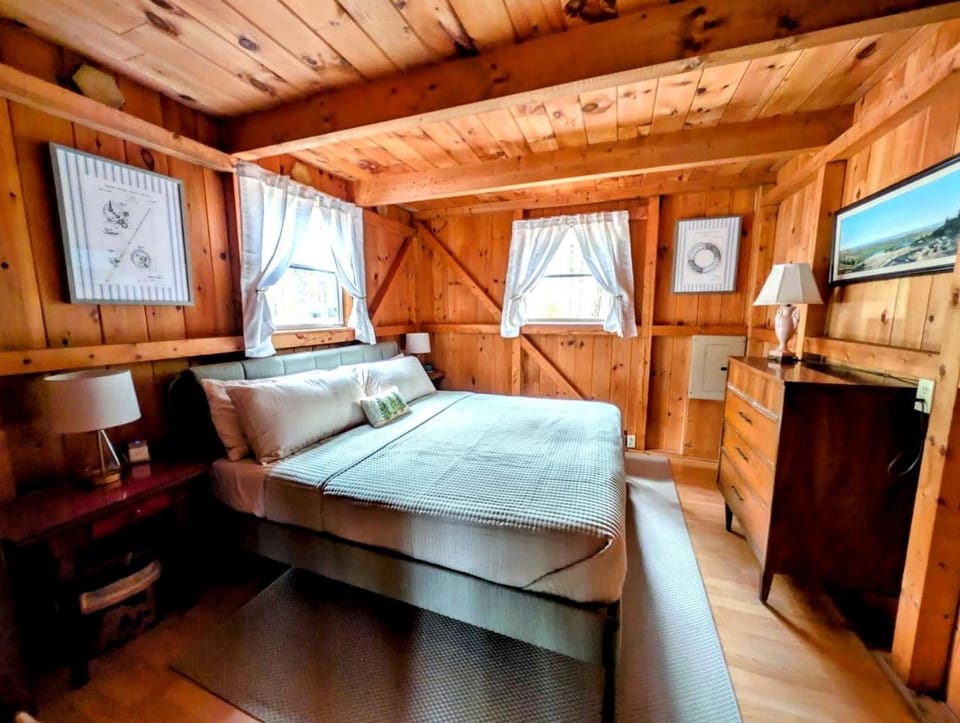 Charming Cabin with Fireplace Near Scenic Trails in Mount Desert, Maine Cabin in Acadia National Park