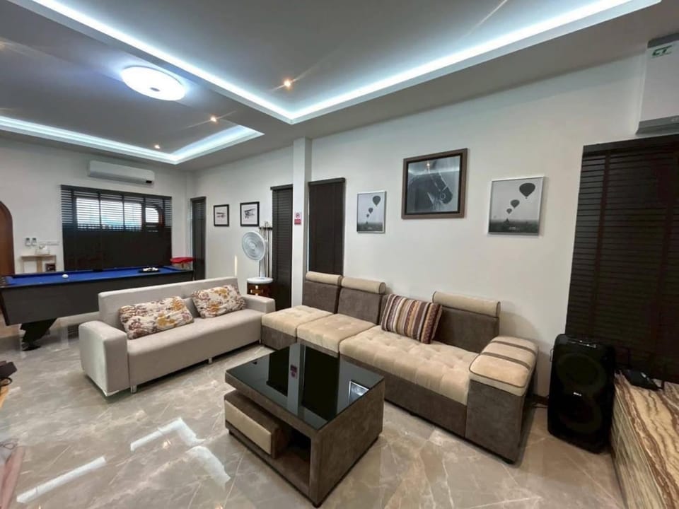 V house 1 Villa in Pattaya City