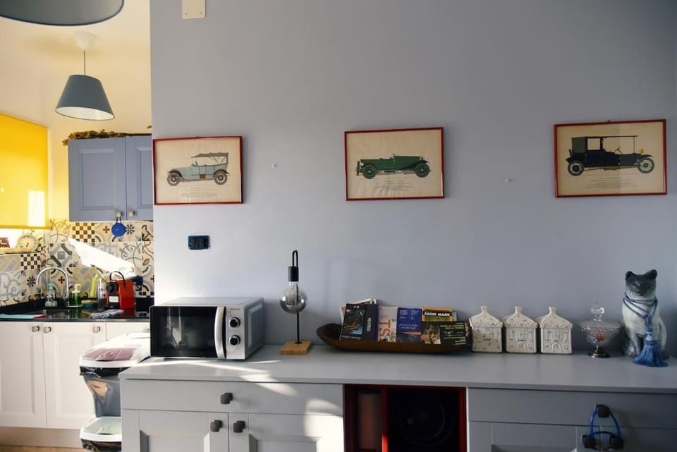 Casa Solare Bright and Spacious 2BR near Center with AIRco Apartment in Trieste
