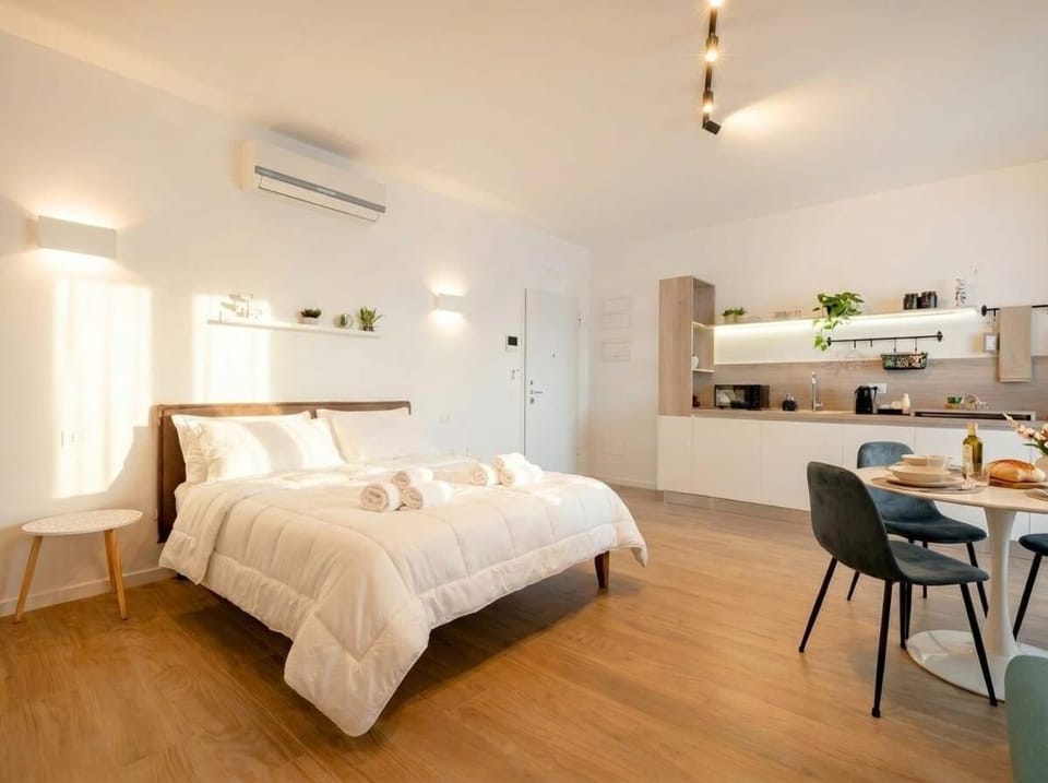 San Francesco Modern Loft with Private Parking Apartment in Bari
