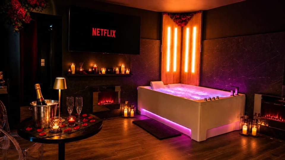 Hot Tub, TV and multimedia