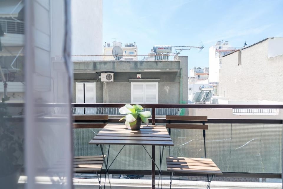 Harmony Awaits B Apartment in Pireas