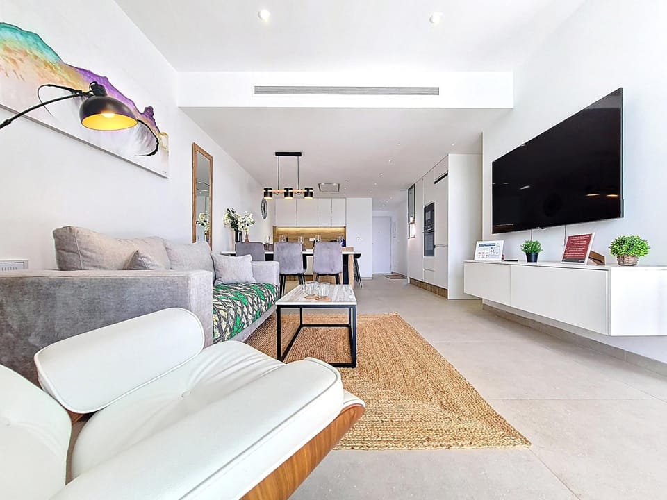 Communal lounge/ TV room, Living room