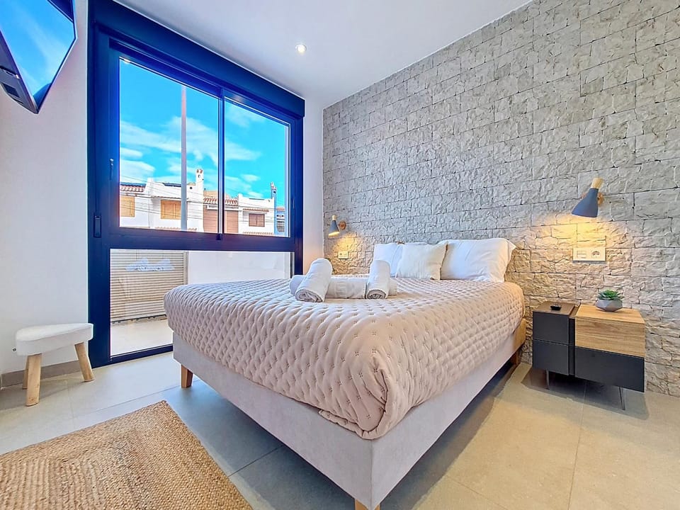 Bed, Bedroom