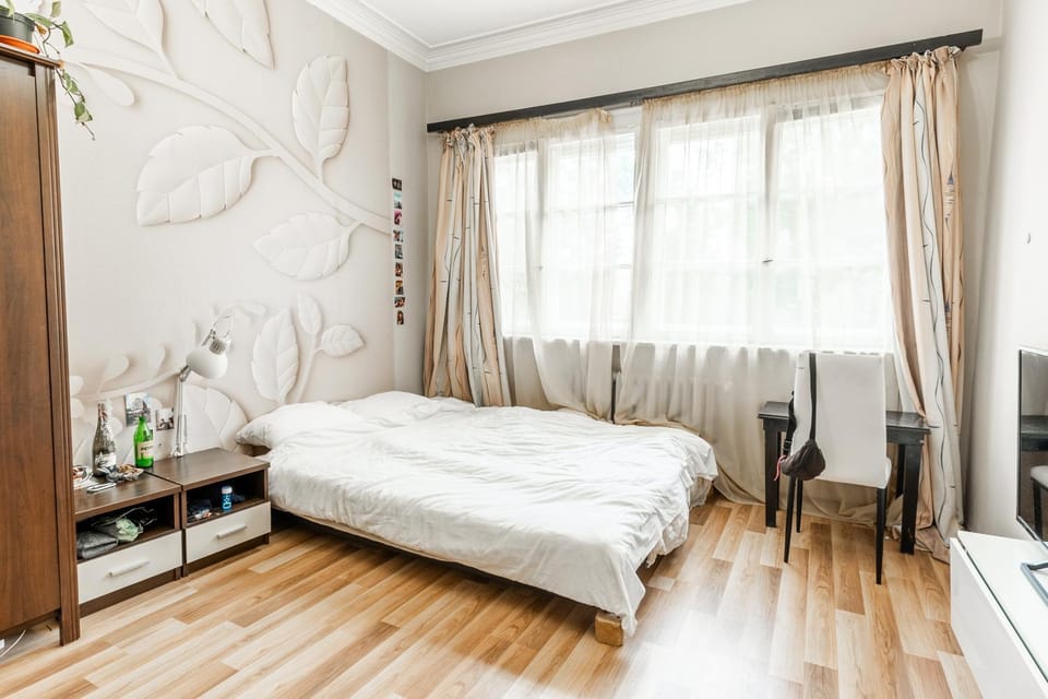 Bed, TV and multimedia, Bedroom, wardrobe